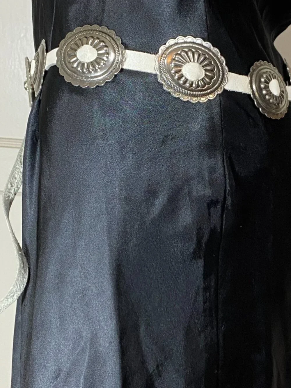 VTG Western White Leather Concho Belt Silver Tone Turquoise Cowgirl Boho 27.5-41